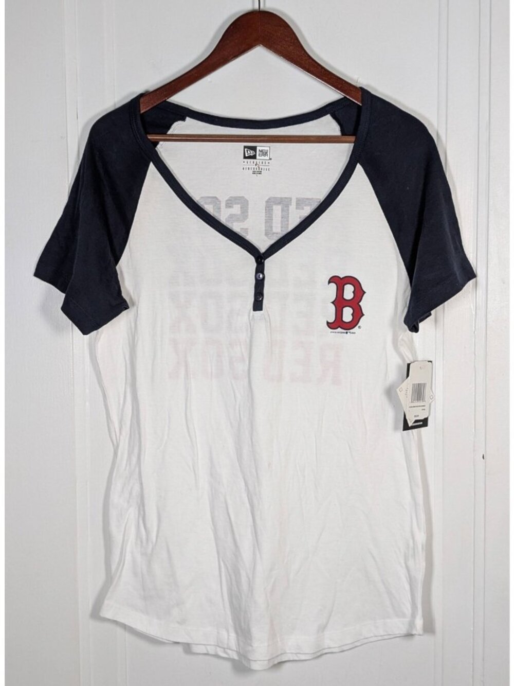 Boston Red Sox Women's Size Large MLB Baseball Shirt Tee NEW NWT V Neck New Era